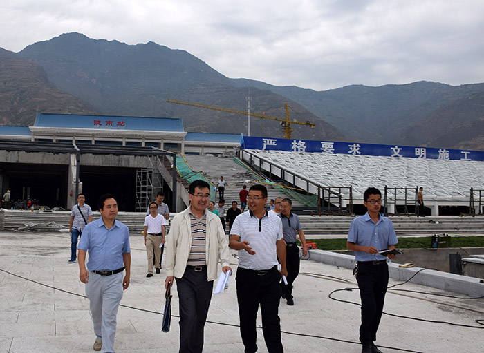 省、市聯(lián)合工作組蒞臨階州廣場檢查指導(dǎo)工作