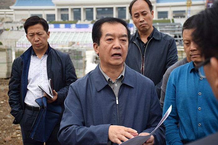 副市長徐世林組織召開推進階州廣場建設現場辦公會議