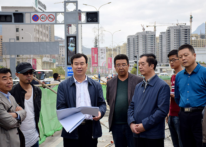 副市長徐世林組織召開推進階州廣場建設現場辦公會議