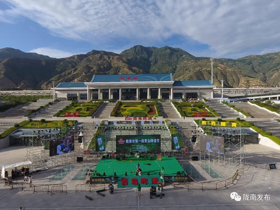 好嗨喲！隴南第一屆青島啤酒節(jié)開(kāi)幕啦，為期8天