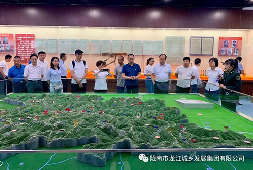 市龍江城鄉(xiāng)發(fā)展集團(tuán)黨委開(kāi)展“不忘初心、牢記使命”紀(jì)念建黨98周年主題黨日活動(dòng)