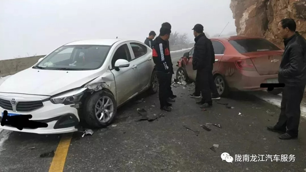 金錘鈑金，銀槍噴漆！龍江汽修值得信賴！