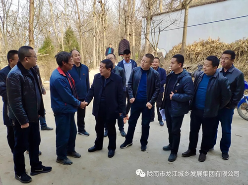 市龍江集團在文縣橋頭鎮(zhèn)安子坡村開展“解難題、辦實事、送溫暖”活動