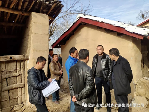 市龍江集團在文縣橋頭鎮(zhèn)安子坡村開展“解難題、辦實事、送溫暖”活動